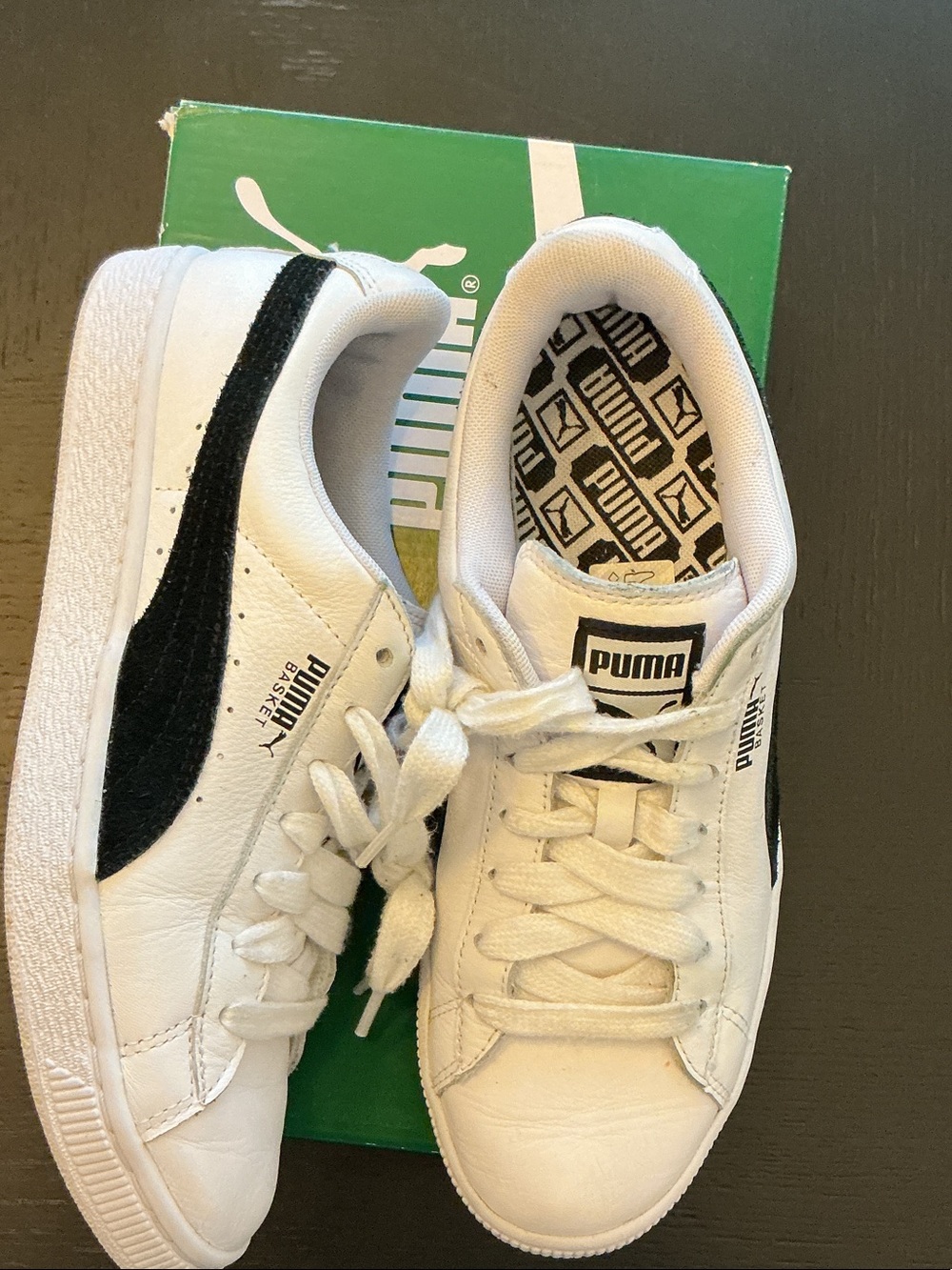 Puma basket classic women’s White Sneakers with Black Logo Accent